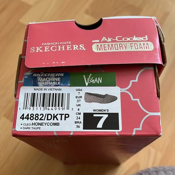 Skechers Women's, Cleo - Honeycomb Flat with Air-Cooled Memory Foam - Picture 8 of 13